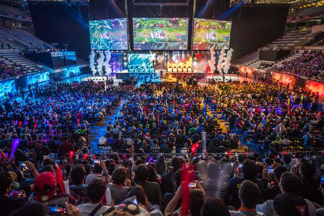 外媒评全球LOL战队实力排行，第一无悬念，LPL半壁江山