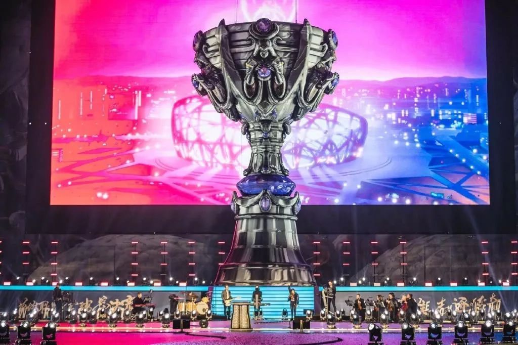 NIP搭上末班车，LPL夏季季后赛十支队伍全部确认